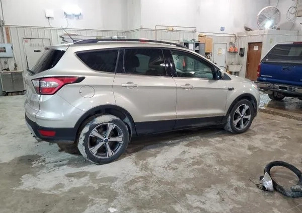 Ford Escape cena 29000 przebieg: 126961, rok produkcji 2017 z Recz małe 67